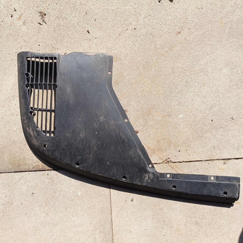 cache inférieur de pare choc avant porsche 964