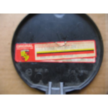 trappe-a-essence-neuve-porsche-944 (1)